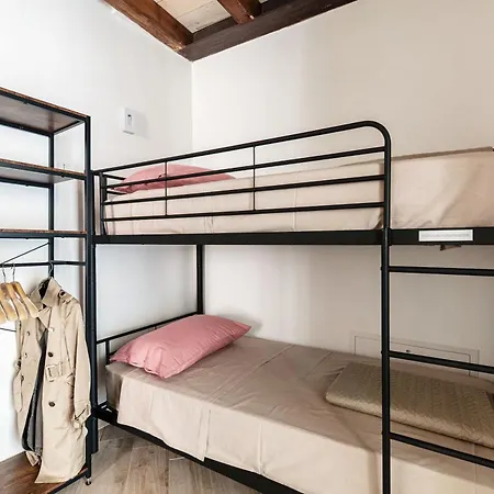 Casa Del Cortiletto 아파트 코모