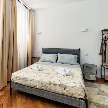 Casa Del Cortiletto 코모